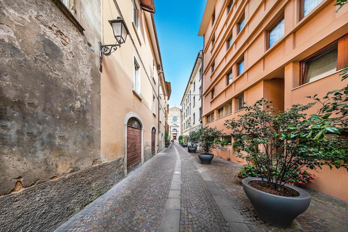 Il Lago Apartments By Wonderful Italy Salò Zewnętrze zdjęcie